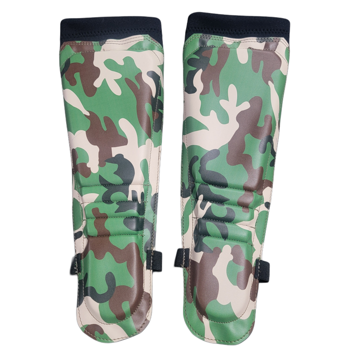 Camo on black kickpads