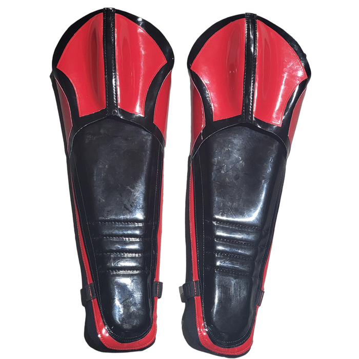 Raised Knee (Shell Design) Red/Black Patent on black