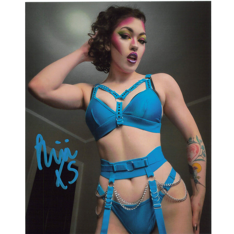 Nixi XS Blue Looking Down 8x10 Promo - AUTOGRAPHED