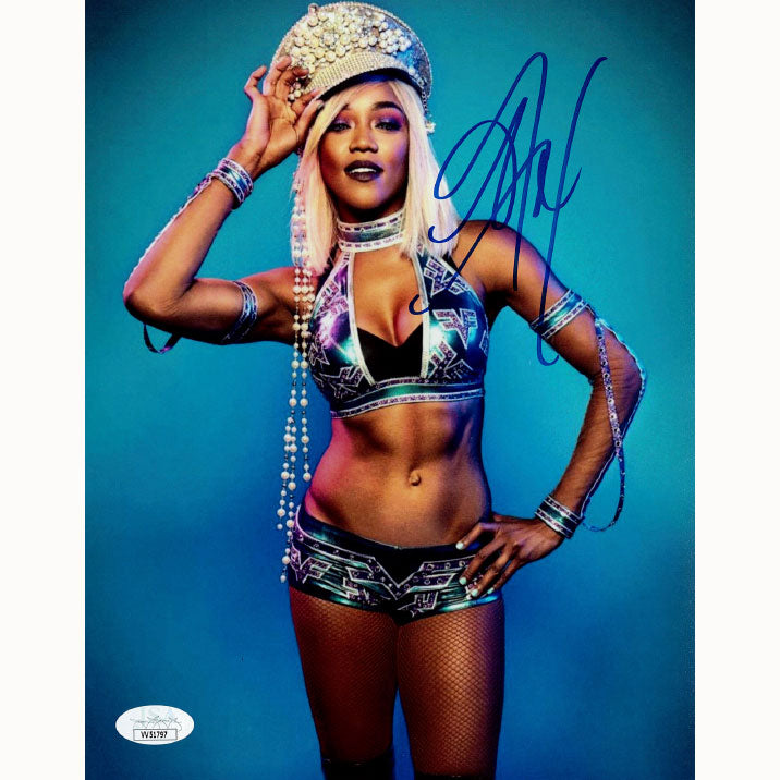 alicia_fox_blue_bg.jpg?v=